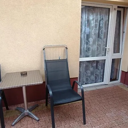 Delfin -przy Plazy, Widok Na Morze Rewal