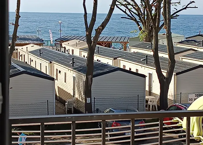 ゲストハウス Delfin -przy Plazy, Widok Na Morze レバル